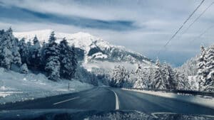 Wyjazd samochodem na narty w Alpy